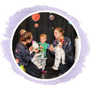 Знакомство малыша с героями спектакля