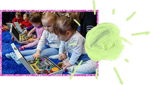 Малыш на спектакле